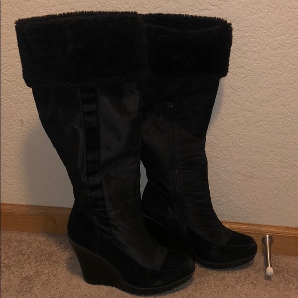 ShoeDazzle Faux Fur Wedge Winter Boots - Picture 3 of 5